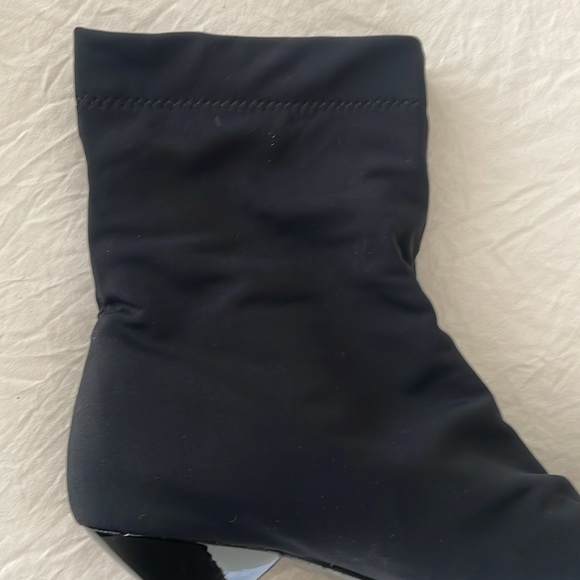 CALVIN KLEIN BLACK KITTEN BOOTIES - Picture 4 of 7